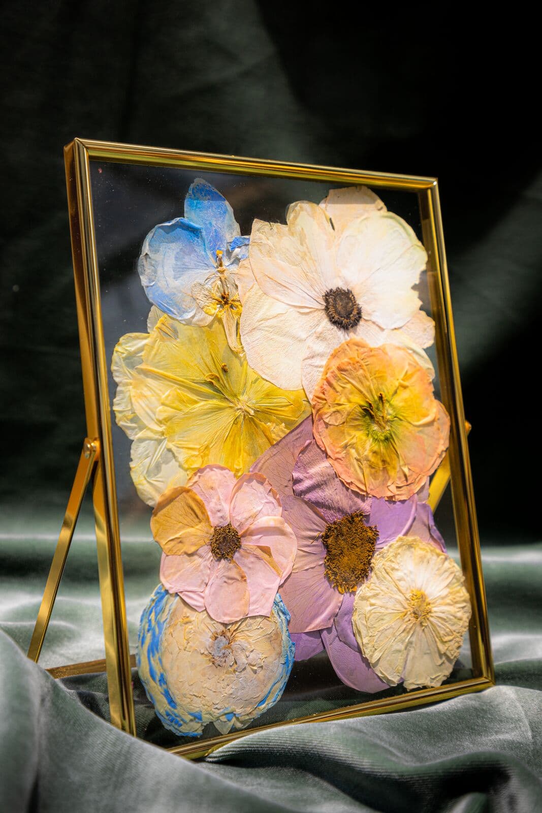 Pieza Eternals “Anita” con flores preservadas de un ramo de novia